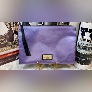 GUCCI Beaute Pouch/Cosmetic Bag/Essentials 
⭐️Limited Edition⭐️
💜Purple Satin💜
